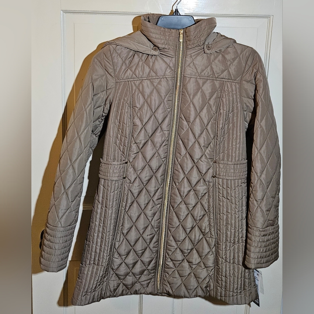 New with tags NWT Details Intl winter coat, color Desert Sand, Size M Medium